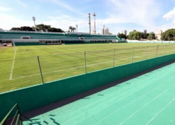 Estádio Dutrinha abriga gabinete do prefeito de forma simbólica