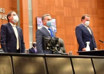 Governador diz não haver polêmica e afirma que “desinformados” criticam projeto do ICMS